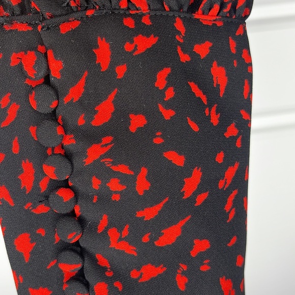 Dynamite Crop Top Blouse Side Zipper Long Sleeve Black Red Size S/P - Picture 2 of 8